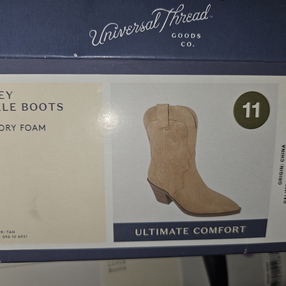 Universal Thread Beige Western Boots
